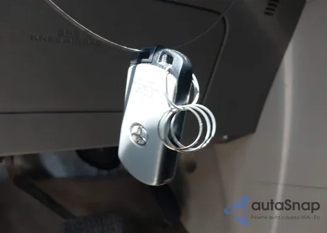 2017 Toyota Sienna Xle 8 Passenger from USA, damaged, VIN 5TDYZ3DC6HS824804